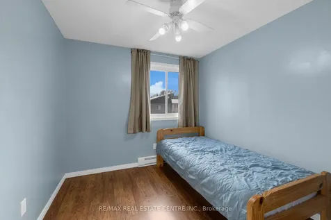 5 Hawkins Court Brampton ON L6S 2N7