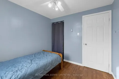 5 Hawkins Court Brampton ON L6S 2N7