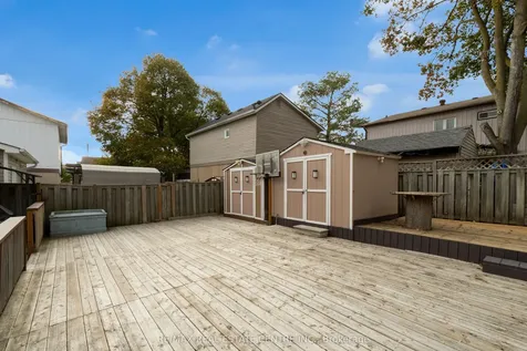 5 Hawkins Court Brampton ON L6S 2N7