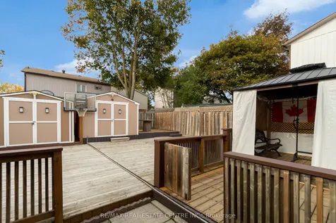 5 Hawkins Court Brampton ON L6S 2N7