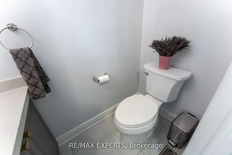 39 Softneedle Avenue Brampton ON L6R 1K4