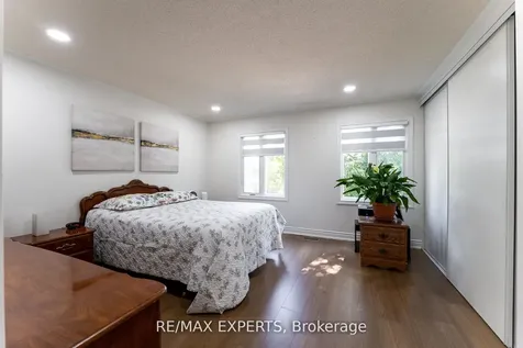 39 Softneedle Avenue Brampton ON L6R 1K4