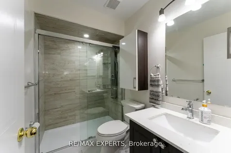 39 Softneedle Avenue Brampton ON L6R 1K4