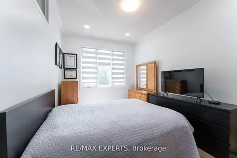 39 Softneedle Avenue Brampton ON L6R 1K4