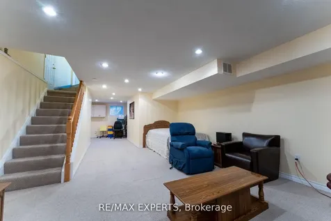 39 Softneedle Avenue Brampton ON L6R 1K4