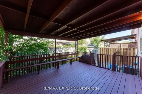 39 Softneedle Avenue Brampton ON L6R 1K4