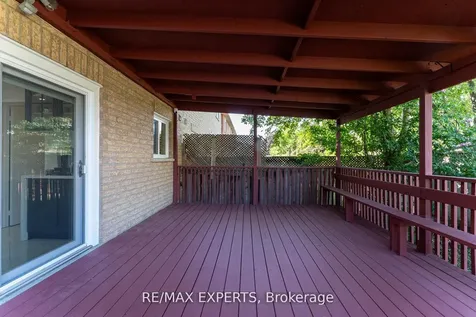 39 Softneedle Avenue Brampton ON L6R 1K4