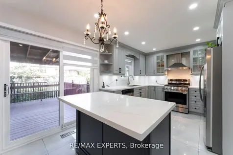 39 Softneedle Avenue Brampton ON L6R 1K4