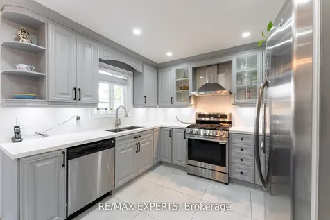 39 Softneedle Avenue Brampton ON L6R 1K4