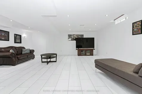 43 Heatherdale Drive Brampton ON L7A 2H4