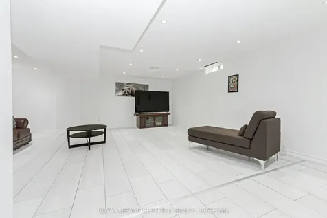 43 Heatherdale Drive Brampton ON L7A 2H4