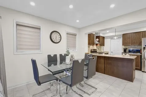 14 Crossbill Road Brampton ON L7A 3Z5