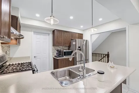 14 Crossbill Road Brampton ON L7A 3Z5