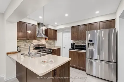 14 Crossbill Road Brampton ON L7A 3Z5