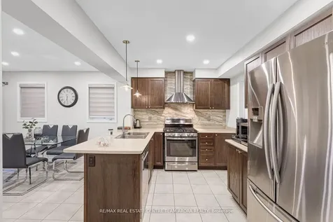 14 Crossbill Road Brampton ON L7A 3Z5