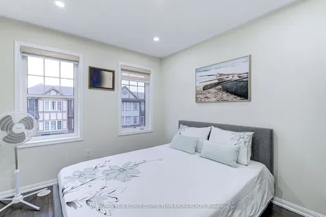 14 Crossbill Road Brampton ON L7A 3Z5