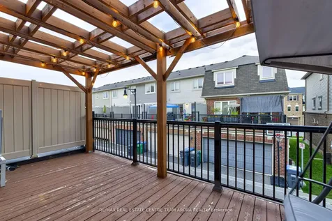 14 Crossbill Road Brampton ON L7A 3Z5