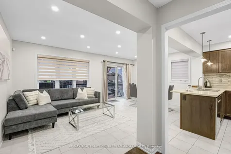 14 Crossbill Road Brampton ON L7A 3Z5