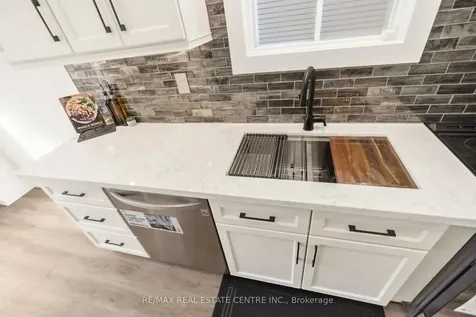 142 Ural Circle Brampton ON L6R 1H1