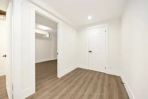 142 Ural Circle Brampton ON L6R 1H1