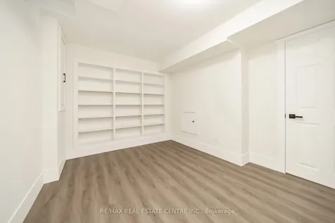 142 Ural Circle Brampton ON L6R 1H1