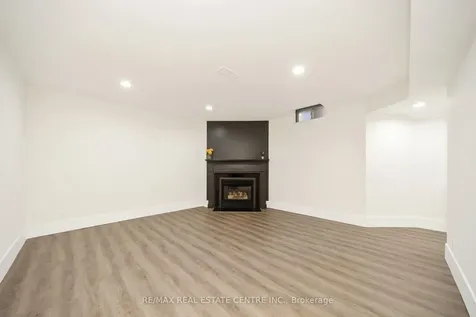 142 Ural Circle Brampton ON L6R 1H1