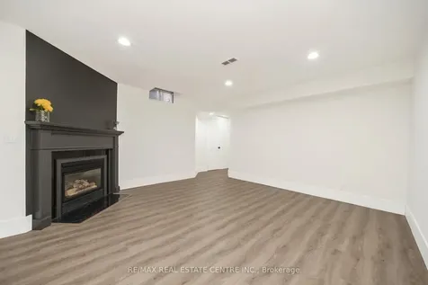 142 Ural Circle Brampton ON L6R 1H1