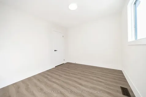 142 Ural Circle Brampton ON L6R 1H1