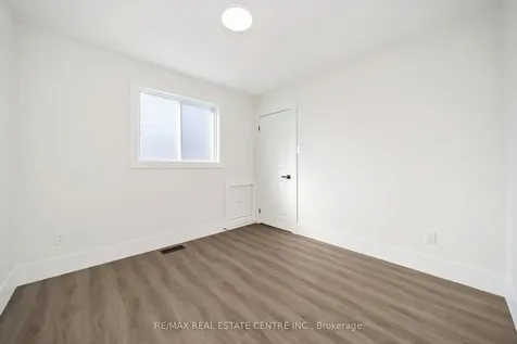 142 Ural Circle Brampton ON L6R 1H1