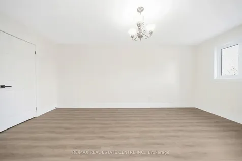 142 Ural Circle Brampton ON L6R 1H1