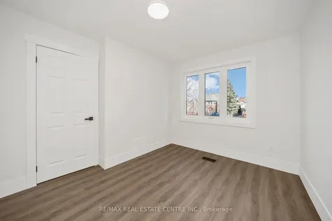 142 Ural Circle Brampton ON L6R 1H1