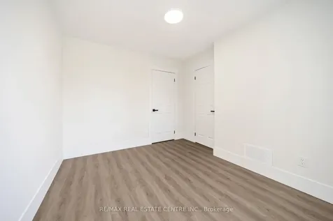 142 Ural Circle Brampton ON L6R 1H1