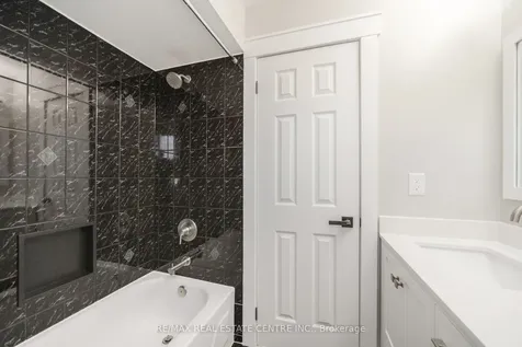 142 Ural Circle Brampton ON L6R 1H1