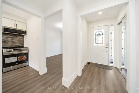 142 Ural Circle Brampton ON L6R 1H1