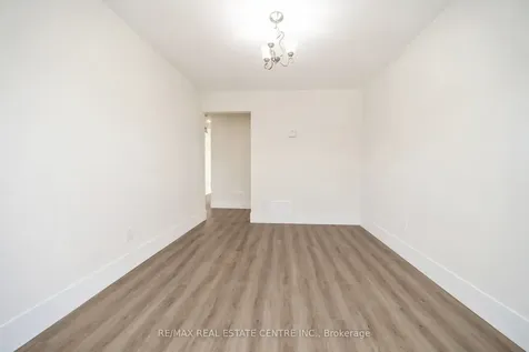 142 Ural Circle Brampton ON L6R 1H1