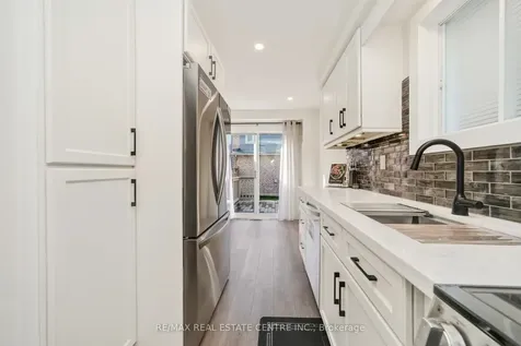 142 Ural Circle Brampton ON L6R 1H1