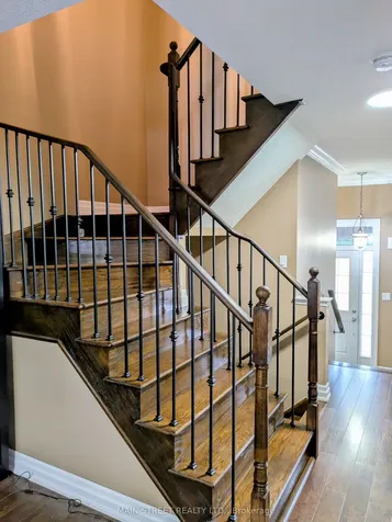 42 Bellchase Trail Brampton ON L6P 3K3