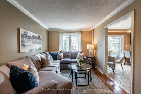 16 Sandyside Crescent Brampton ON L7A 3P8