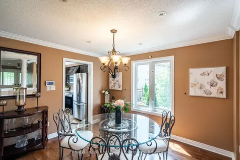 16 Sandyside Crescent Brampton ON L7A 3P8