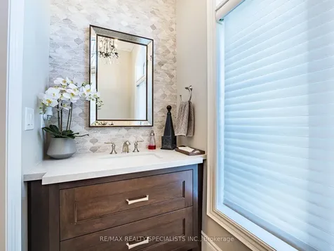 41 Burlwood Road Brampton ON L6P 4E8