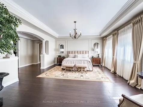 41 Burlwood Road Brampton ON L6P 4E8