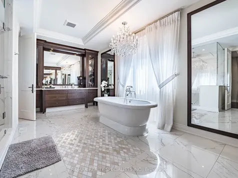 41 Burlwood Road Brampton ON L6P 4E8