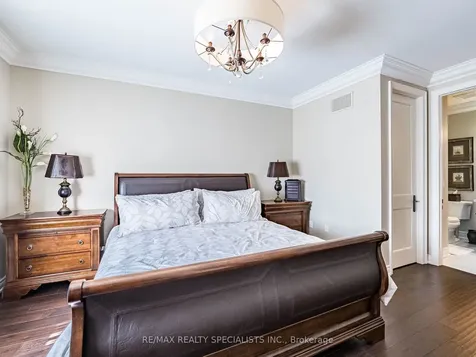 41 Burlwood Road Brampton ON L6P 4E8