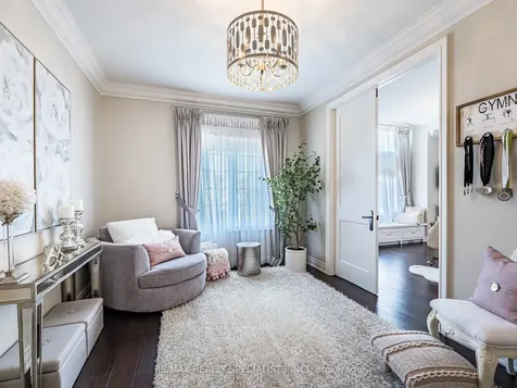 41 Burlwood Road Brampton ON L6P 4E8