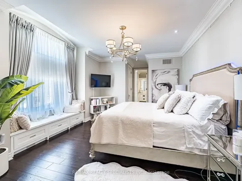 41 Burlwood Road Brampton ON L6P 4E8