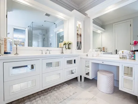 41 Burlwood Road Brampton ON L6P 4E8