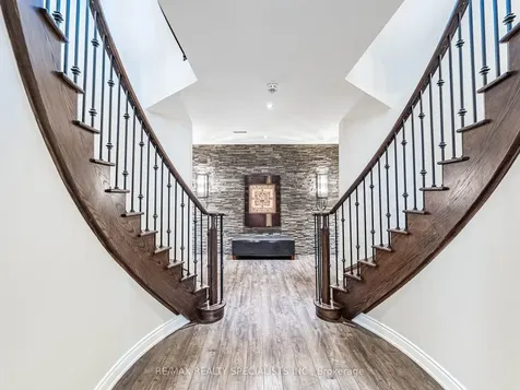 41 Burlwood Road Brampton ON L6P 4E8