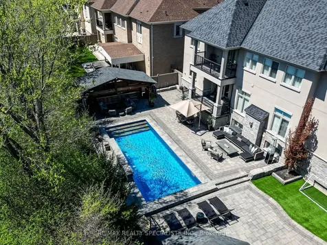 41 Burlwood Road Brampton ON L6P 4E8