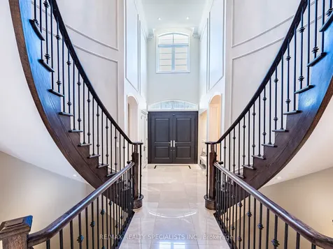 41 Burlwood Road Brampton ON L6P 4E8