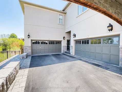 41 Burlwood Road Brampton ON L6P 4E8